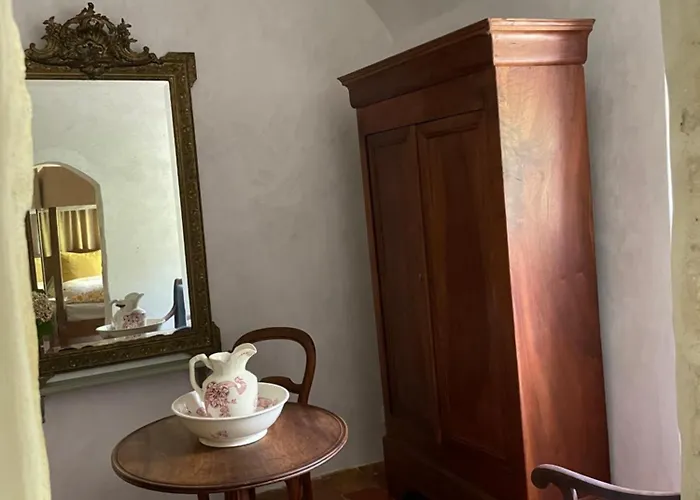 Domaine Du Couvent De Saint Julien Bed & Breakfast 4*