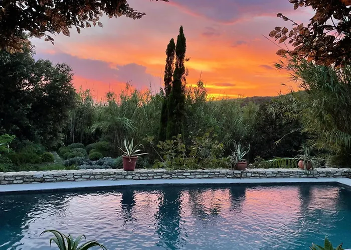 Bed & Breakfast Domaine Du Couvent De Saint Julien