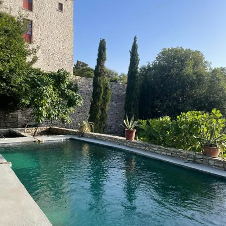 Domaine Du Couvent De Saint Julien B&B 4*