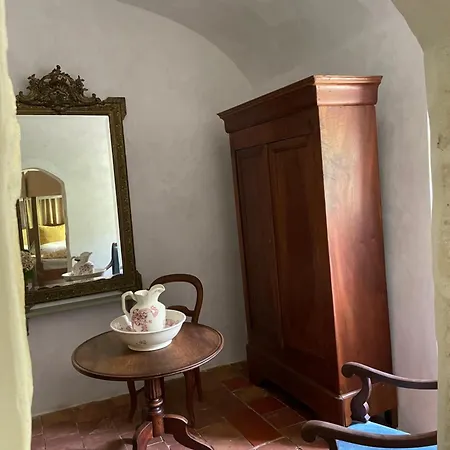 Domaine Du Couvent De Saint Julien Bed & Breakfast 4*