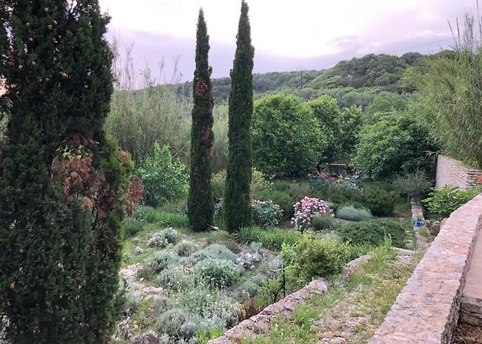 Domaine Du Couvent De Saint Julien Bed & Breakfast 4*